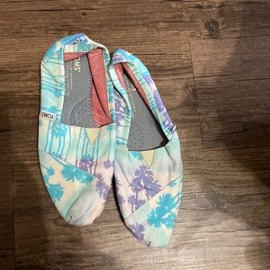 Women’s Toms